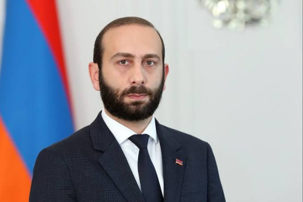Mirzoyan Azerbaycanla paraflanmis sulh sazisinin ehemiyyetinden danisib
