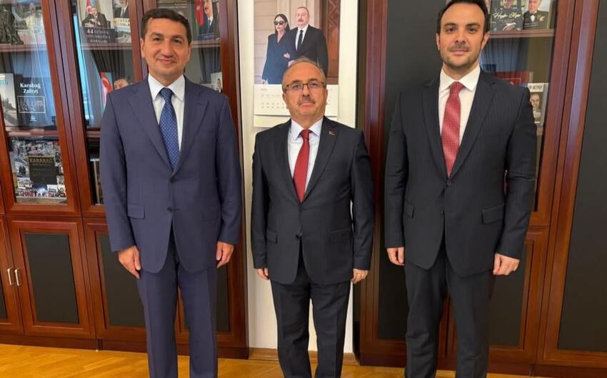 Hikmet Haciyev Turkiye sefiri ile Azerbaycan-Ermenistan sulh prosesini muzakire edib