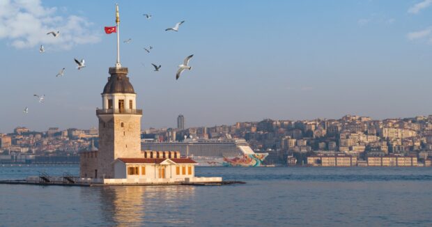 Turkiye 2025-ci ilin ilk yarisinda turizm gostericilerinde davamli artim qeyde aldi