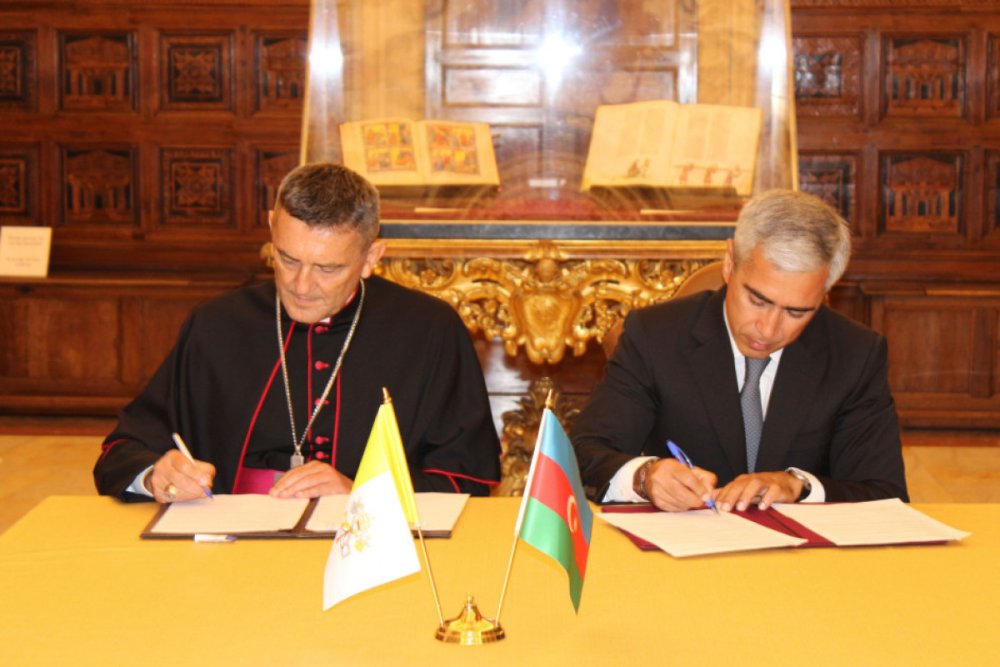 Heyder Eliyev Fondu ile Vatikan Apostol Kitabxanasi ve Apostol Arxivi arasinda memorandum imzalanib