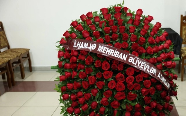 Prezident ve Birinci vitse-prezident Cabir Imanovun vida merasimine eklil gonderib