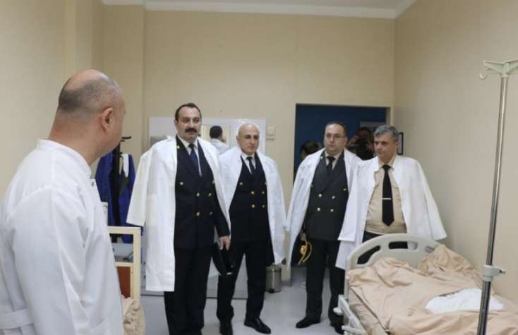 Herbi Prokurorlugun rehberliyi hospitallari ziyaret edibler