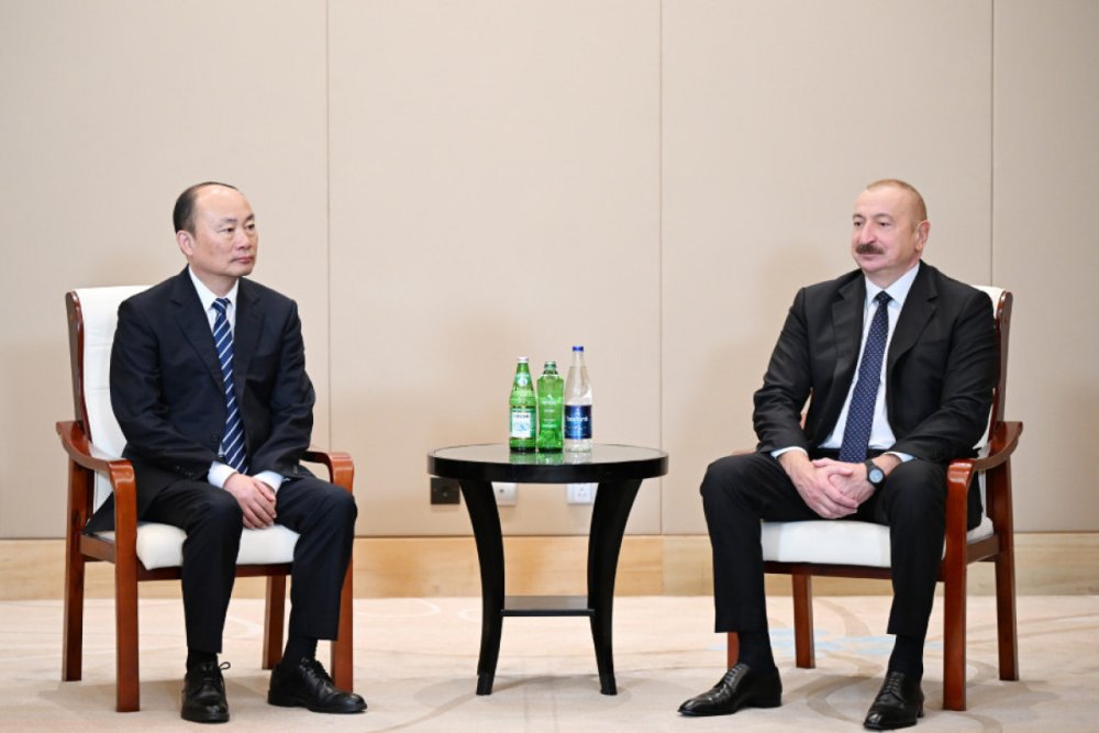 Prezident Ilham Eliyev “China National Chemical Engineering” sirketinin sedri ile gorusub