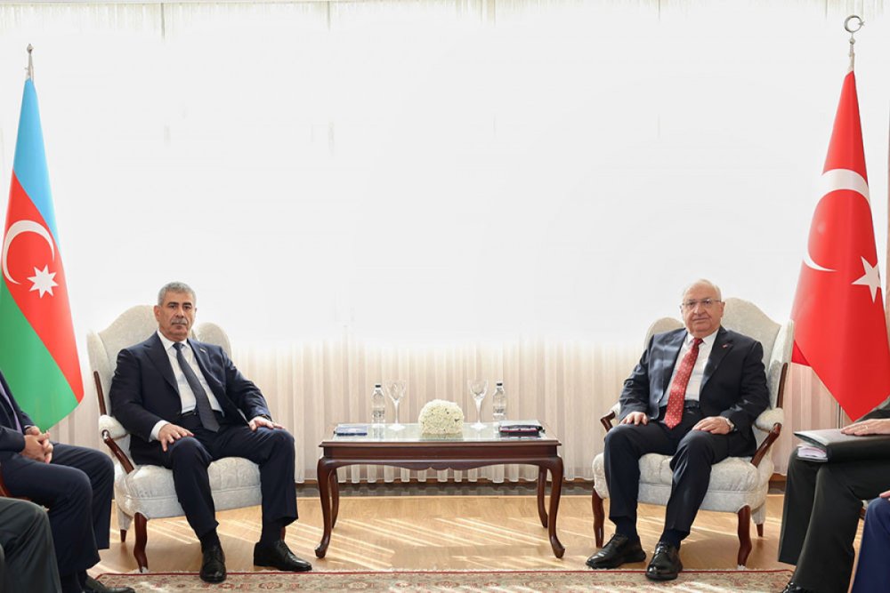 Azerbaycan-Turkiye herbi emekdasligi muzakire olunub