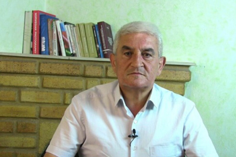 Daha bir QHT rehberinin mehkemesi BASLADI