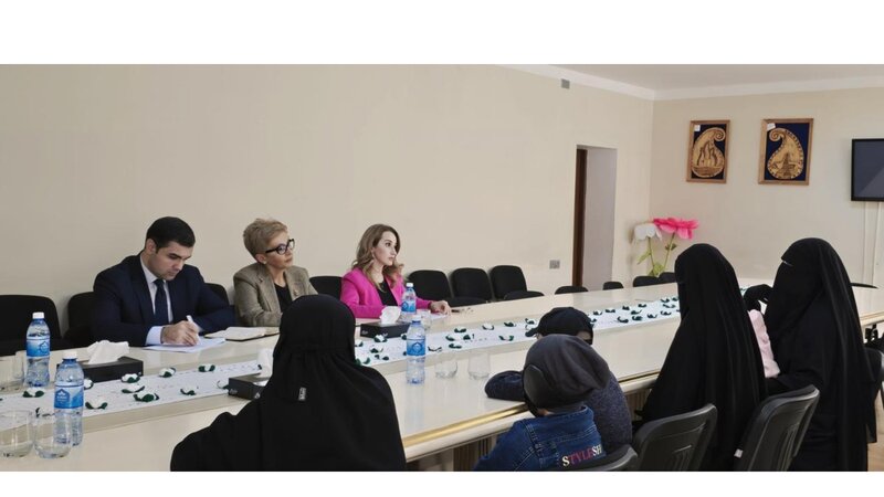 Ombudsmanin numayendeleri Suriyadan repatriasiya olunmus sexslerle gorusub