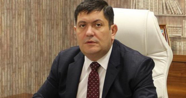 Praqmatik siyaset ve coxterefli emekdasliq