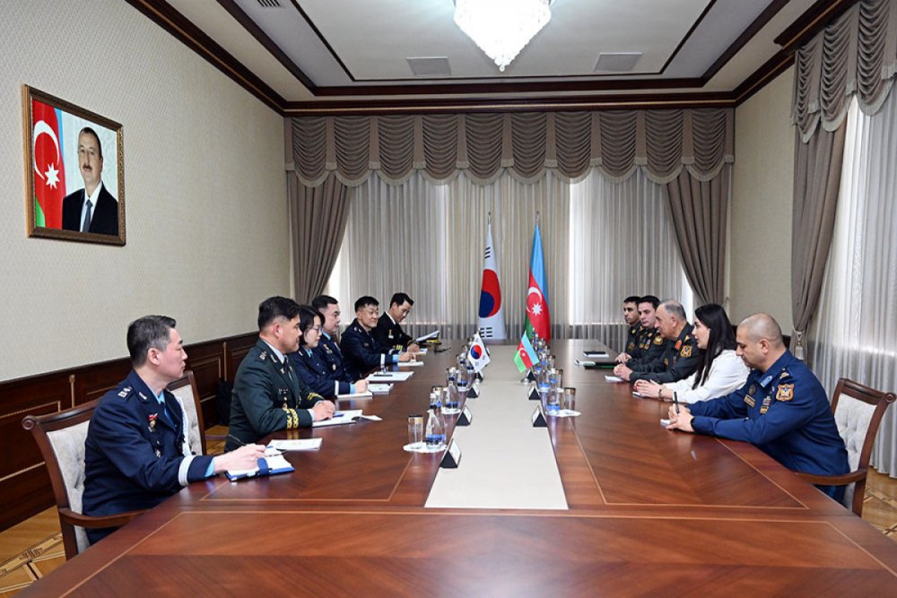 Azerbaycan-Koreya herbi emekdasligi muzakire olunub