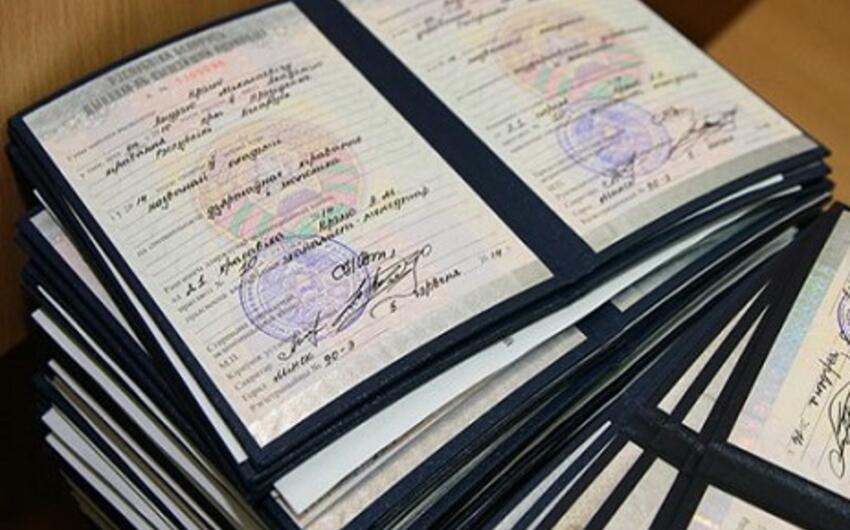 12 nefer muxtelif yollarla saxta taninma sehadetnamesi elde edib