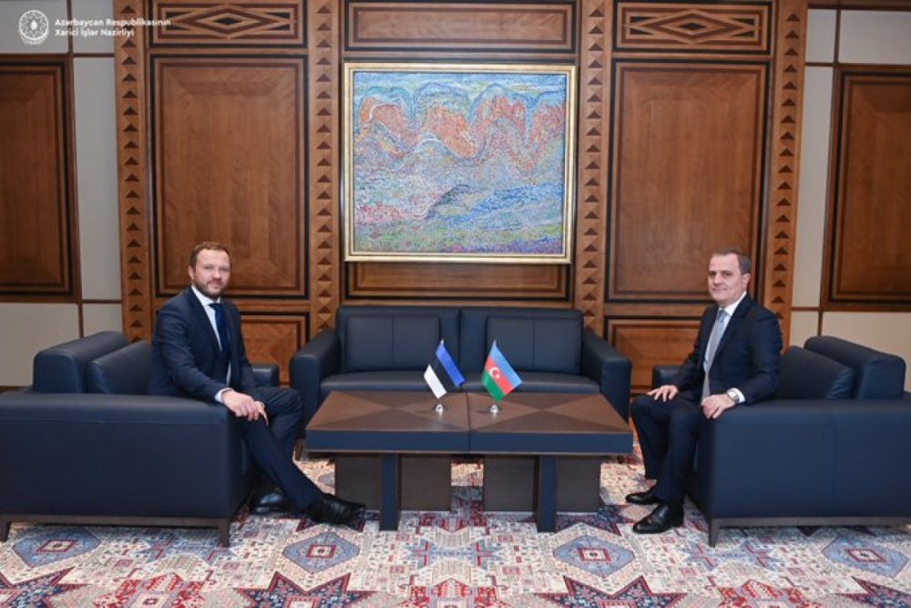 Azerbaycan ve Estoniya XIN rehberleri gorusub