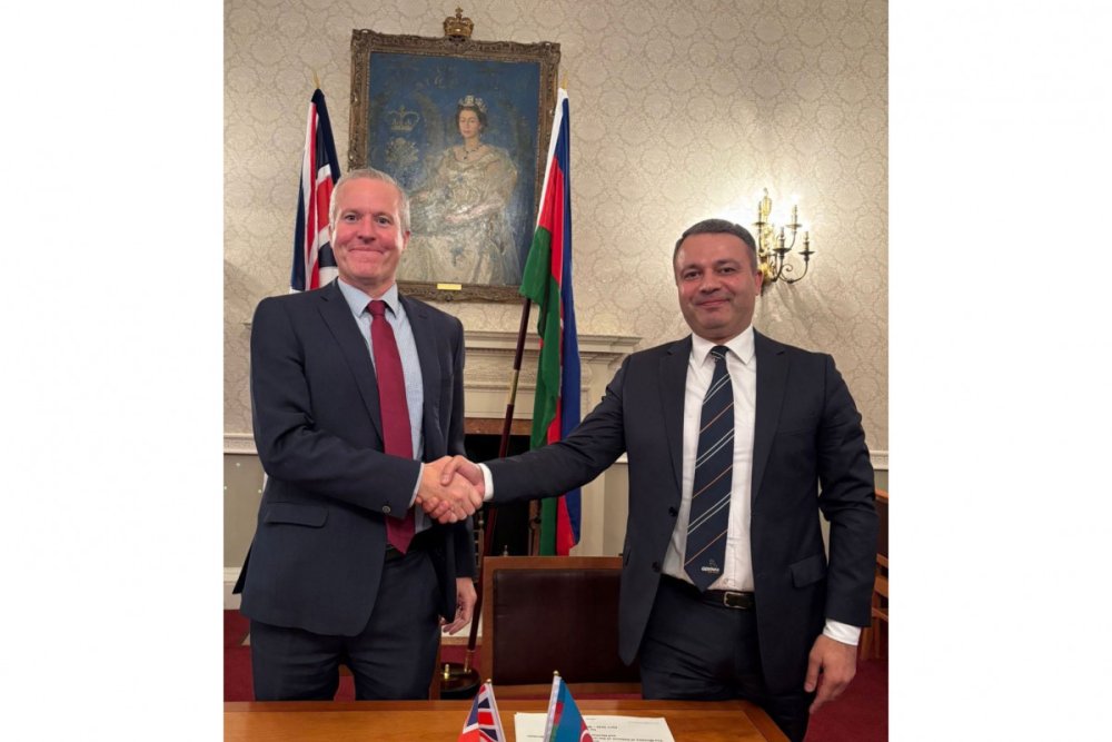 Azerbaycan ve Britaniya mudafie sahesi uzre emekdasliq plani imzalayib