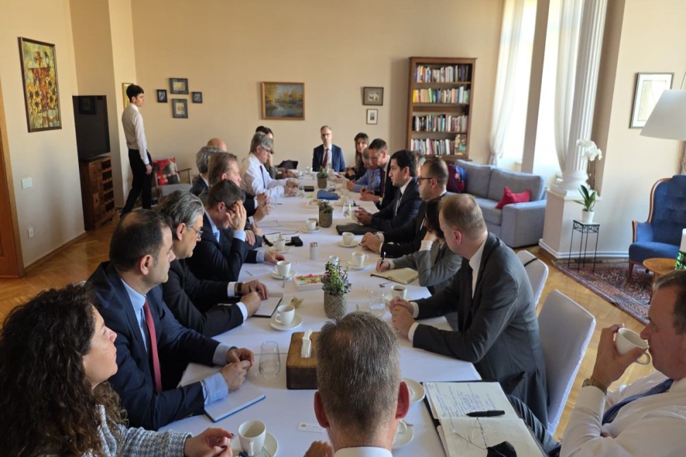 Hikmet Haciyev NATO-nun Daimi Numayendeleri ile gorusub