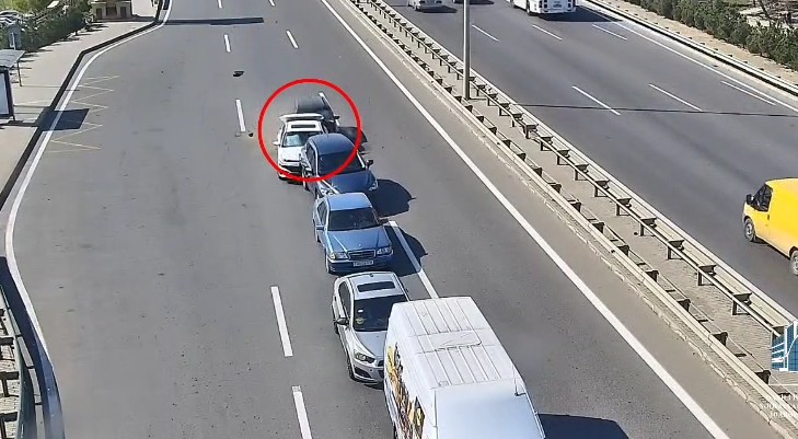 Ani diqqetsizliyin sebeb oldugu agir qezalar - Video