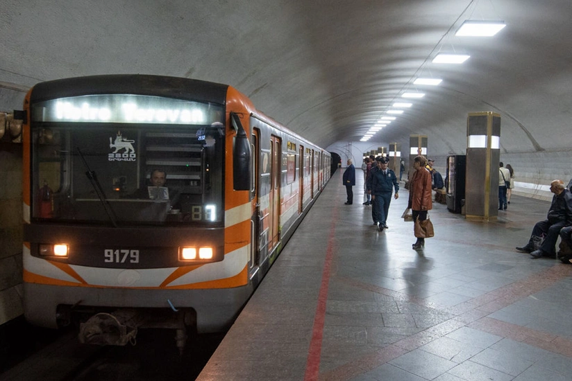 Irevan metrosunda elektrik enerjisi techizatinda problem yaranib
