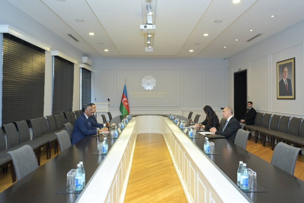 Emin Emrullayev Sudan sefiri ile gorusub