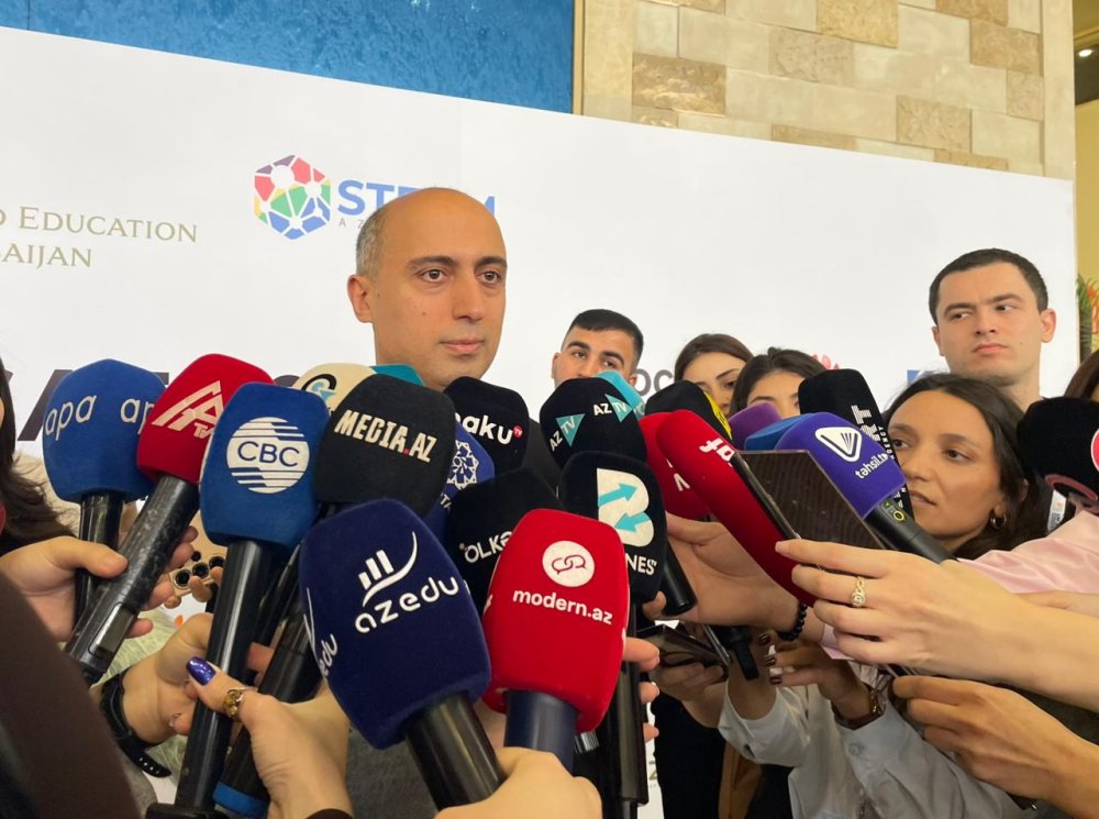 Muellimler mektebde tamstatli isci olacaq - NAZIR