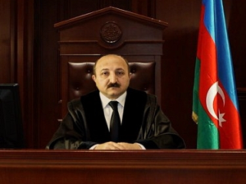 Hakim Rasim Sadixov son hokmunu oxudu