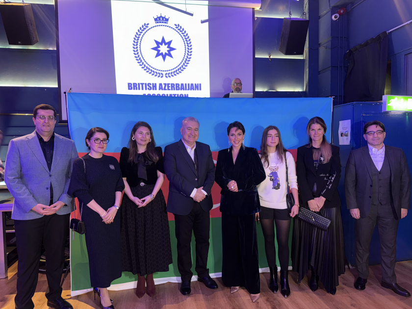 Londonda Dunya Azerbaycanlilarinin Hemreyliyi Gunune hesr olunmus konsert kecirilib