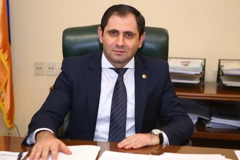 Ermenistanin mudafie naziri hebi xidmet muddetinin azaldilmasinin meqsedini aciqlayib