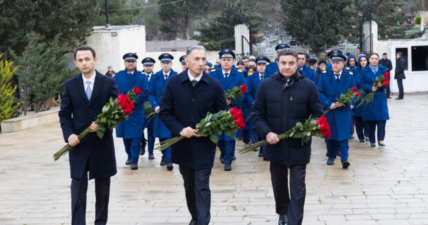 J2-8243 reysinin faciesinin ildonumunde helak olanlarin xatiresi anilib &ndash; FOTOLAR &nbsp;