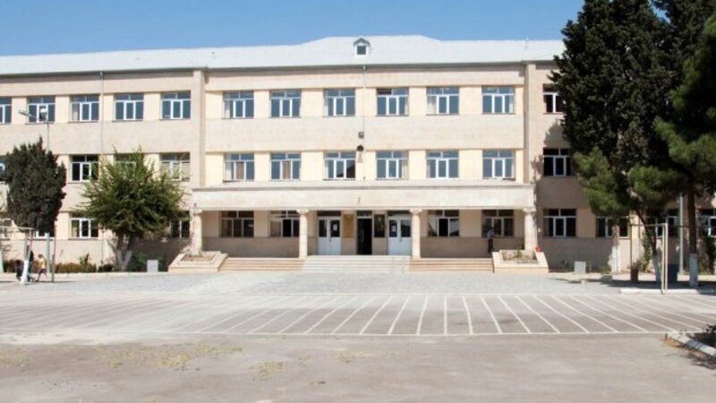 Bakida 100-den cox tehsil muessisesinde temir isleri aparilib