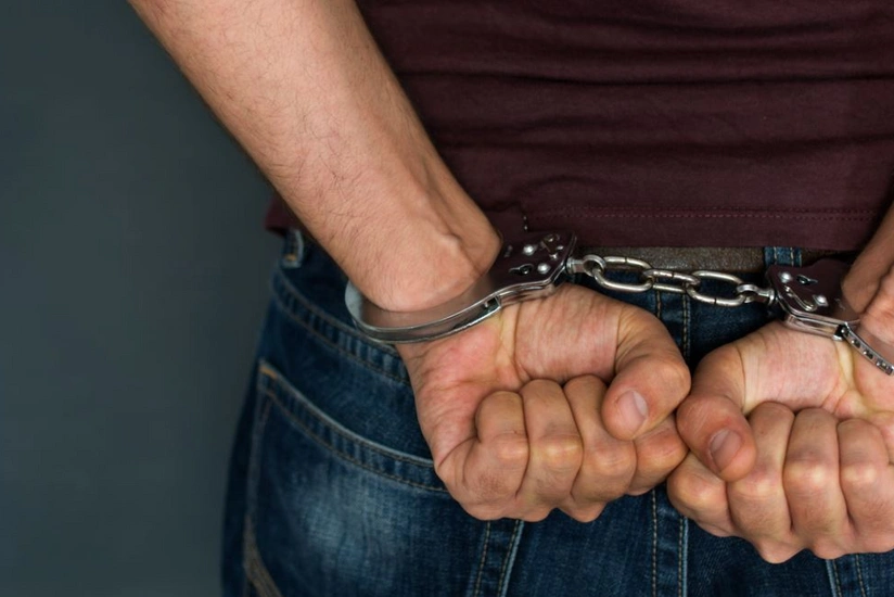 Deleduzluq ittihami ile isi mehkemede olan sexs eyni emeli yeniden toredib