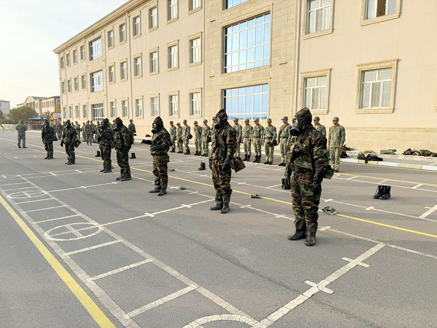 Elahidde Umumqosun Orduda yoxlamalar zamani bolmelerin fealiyyeti yuksek qiymetlendirilib