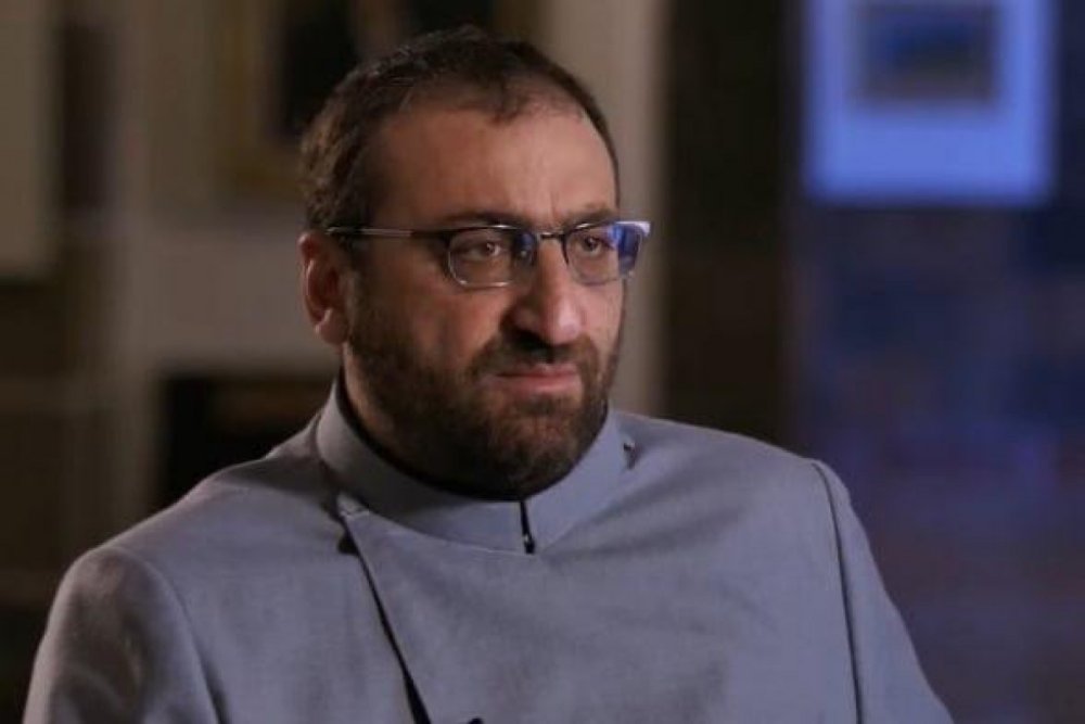 Ermenistanda oten gun saxlanilan arxiyepiskop hebs edilib