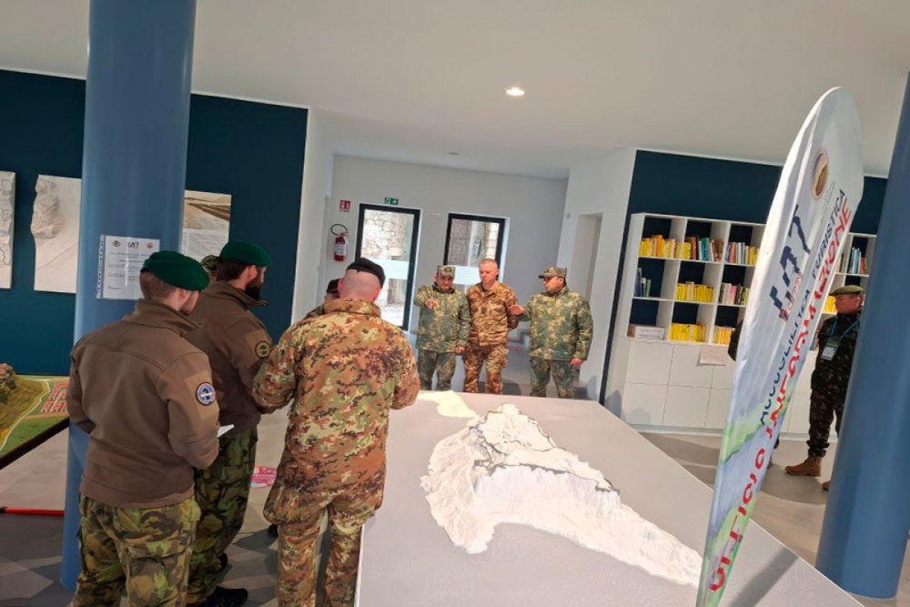 Azerbaycan numayende heyeti Italiyada NATO teliminde istirak edib