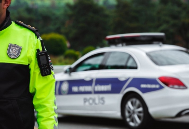 Narkotikin tesiri altinda avtomobil suren sexs saxlanilib