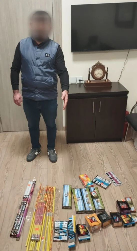 Abseron rayonunda pirotexniki vasiteler satan iki nefer saxlanilib