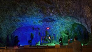 Yeralti duz medenini rekord sayda turist ziyaret edib -FOTOLAR