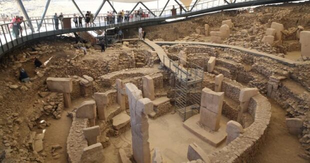 Turistler bu tarixi abideye axin etdi:&nbsp;Gobeklitepeye rekord sayda turist GELDI