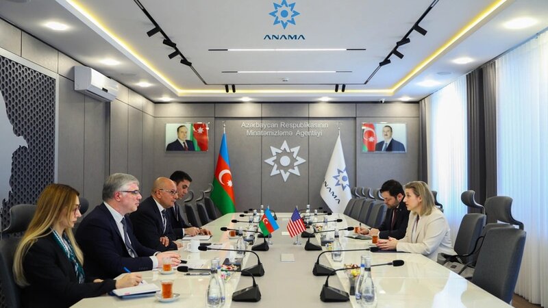 Azerbaycan ve ABS arasinda minatemizleme sahesinde emekdasliq muzakire edildi