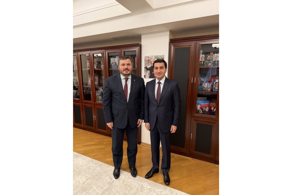 Hikmet Haciyev Ukrayna sefiri ile strateji terefdasligin guclendirilmesini muzakire edib