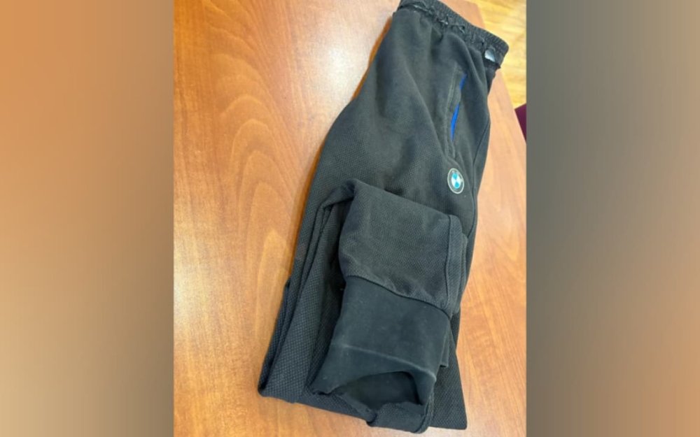 Anasi mehkum ogluna narkotik kecirmek istedi