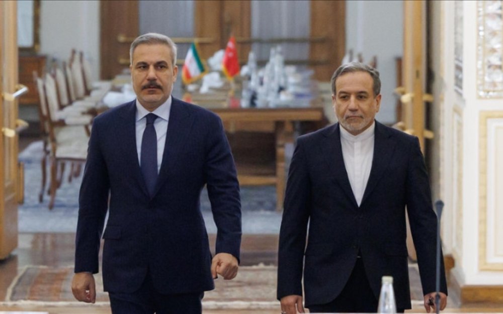 Hakan Fidan iranli hemkari ile etirazlari muzakire etdi