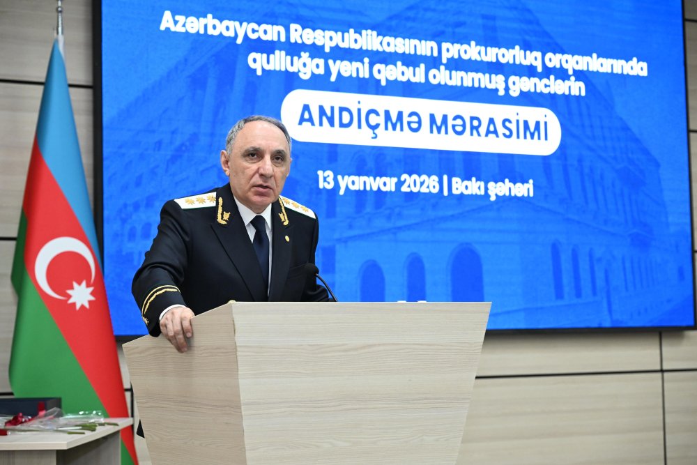 Musabiqe yolu ile prokurorluq orqanlarina qebul edilmis genclerin andicme merasimi kecirilib