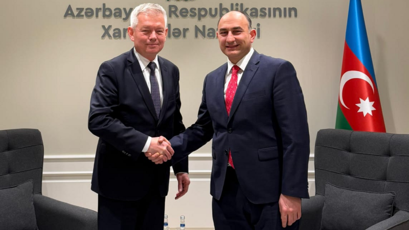 Polsanin Azerbaycandaki sefiri XIN-in Avropa Idaresinin yeni direktoru ile gorusdu