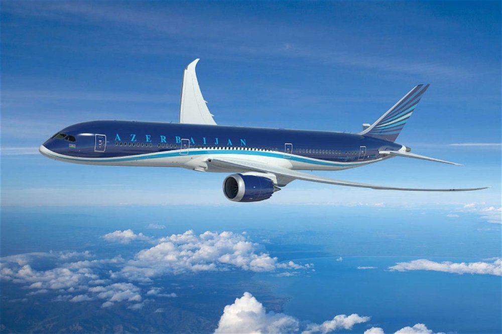 AZAL elverissiz hava seraiti ile bagli Baki-Moskva reysini texire salib