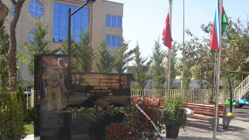 Bakida sehid bulaginin kranini ogurlayan sexs hebs olundu