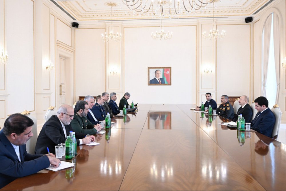 Prezident Ilham Eliyev Iranin mudafie nazirini qebul edib